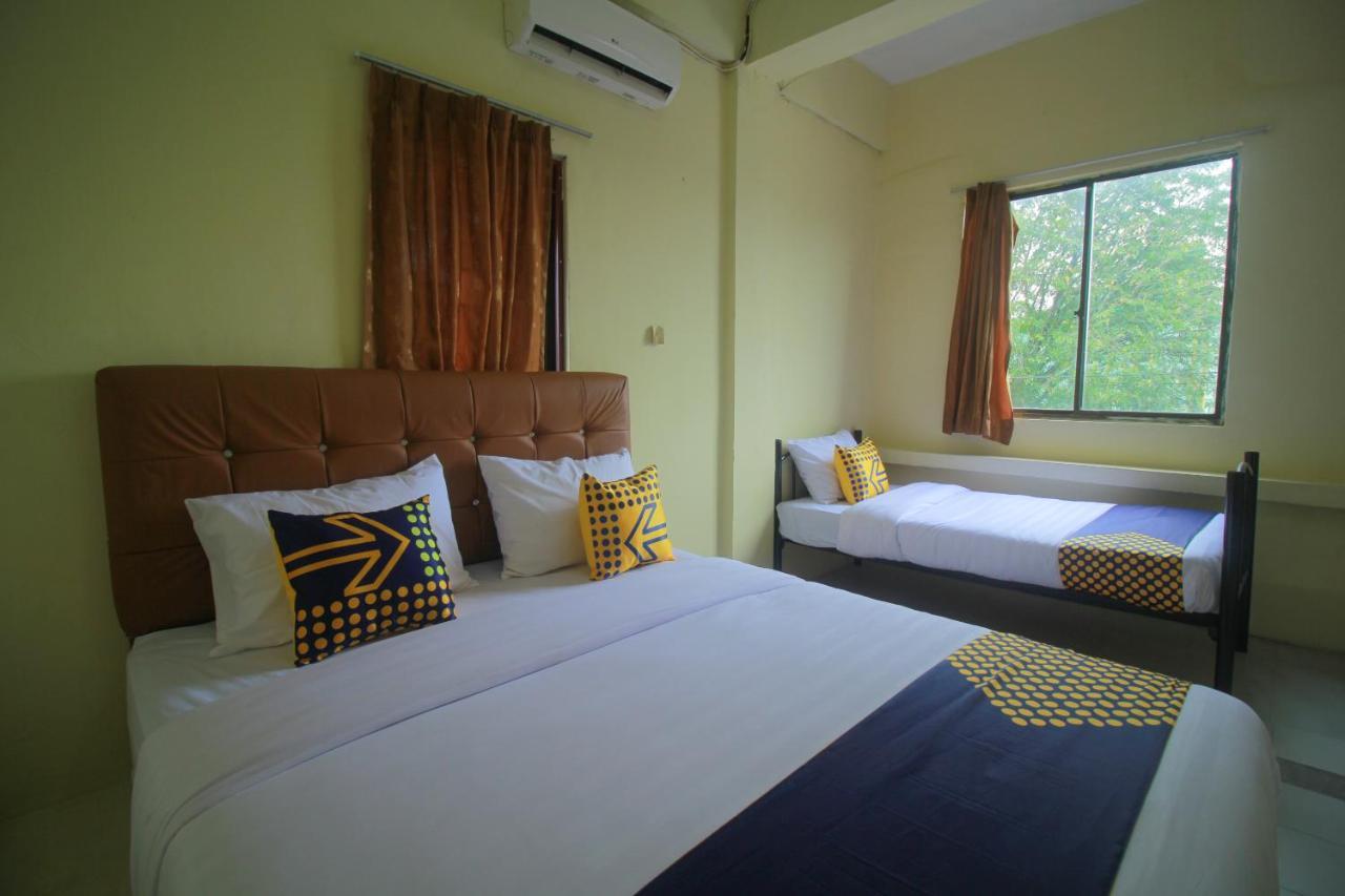 Spot On 2305 Andys Nur Penginapan Dumai Luaran gambar