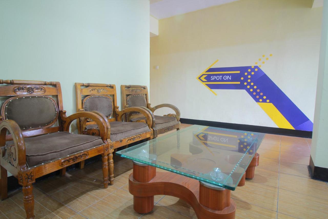 Spot On 2305 Andys Nur Penginapan Dumai Luaran gambar