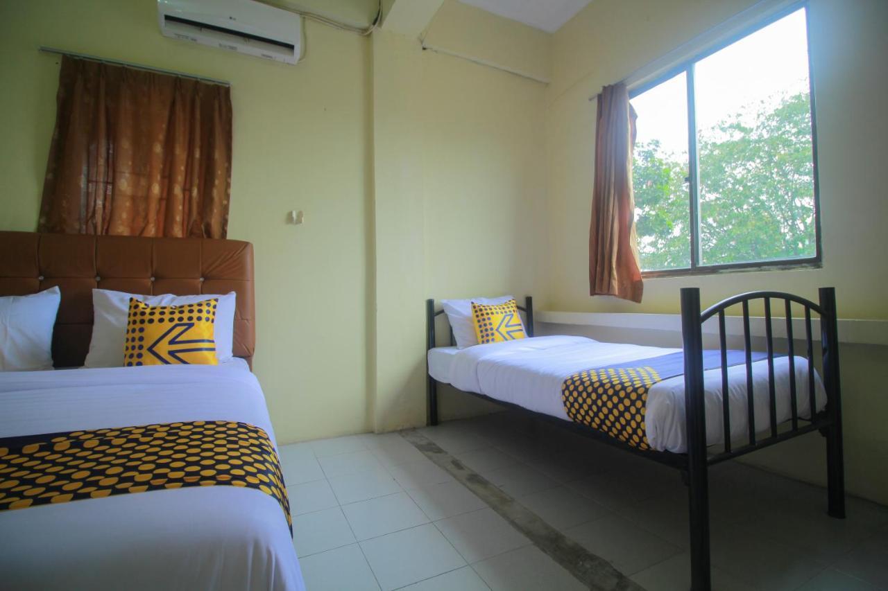 Spot On 2305 Andys Nur Penginapan Dumai Luaran gambar